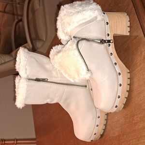 Mia boots 6M SUPER SALE